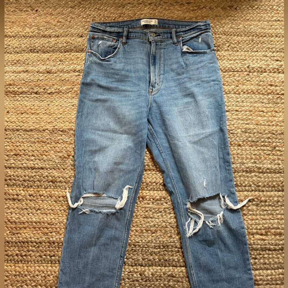 Abercrombie Ultra High Rise Ankle Straight